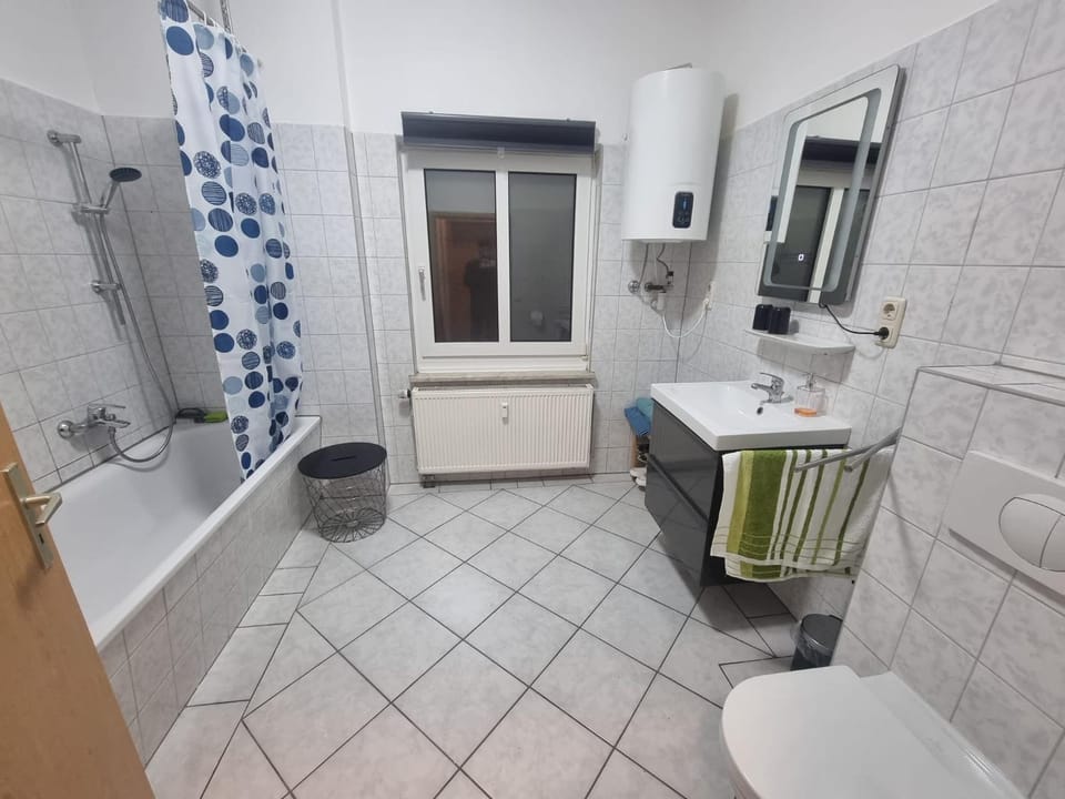 Toilet, Bathroom, Bath