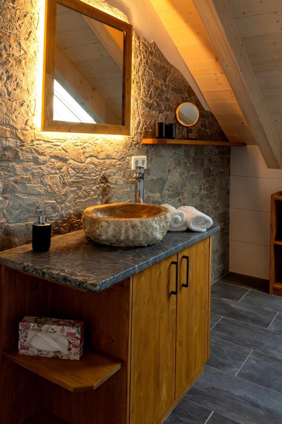 Bathroom, Kitchen or kitchenette