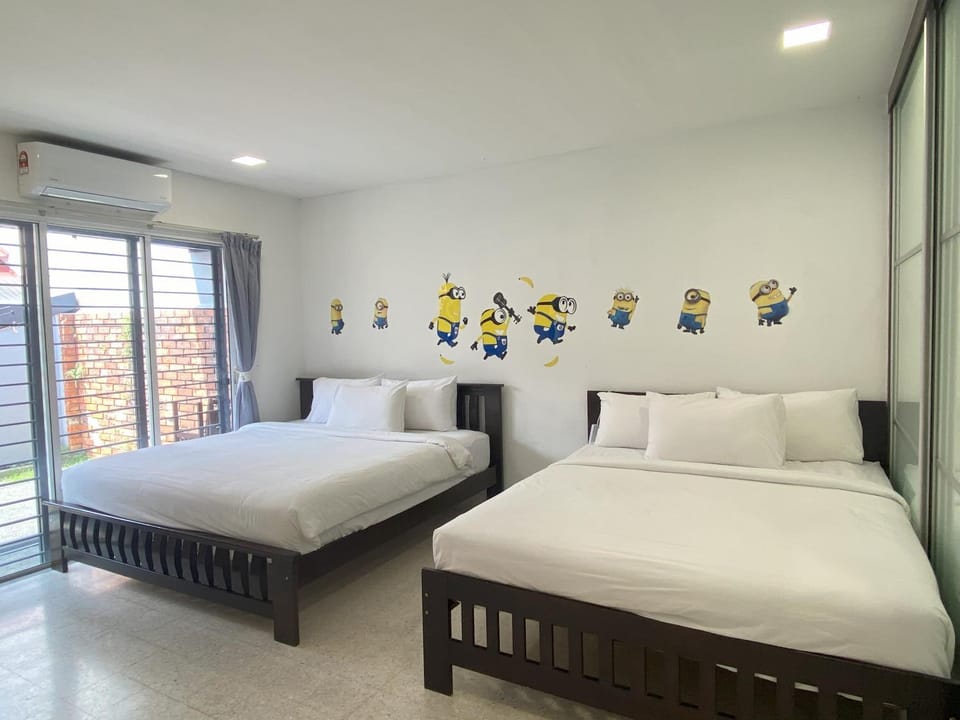 Bed, Photo of the whole room, Bedroom
