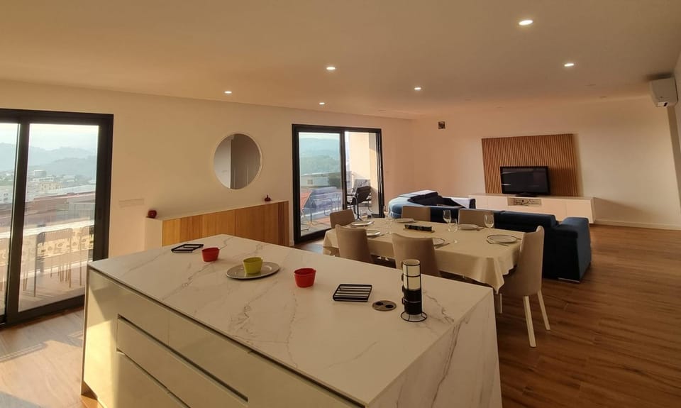 Communal lounge/ TV room, Living room, Dining area