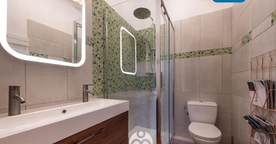Shower, Toilet, Bathroom