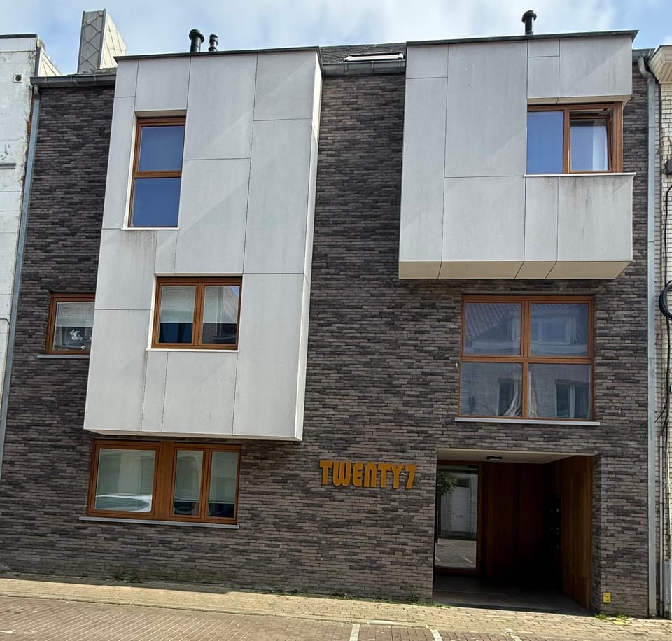 Property building, Day