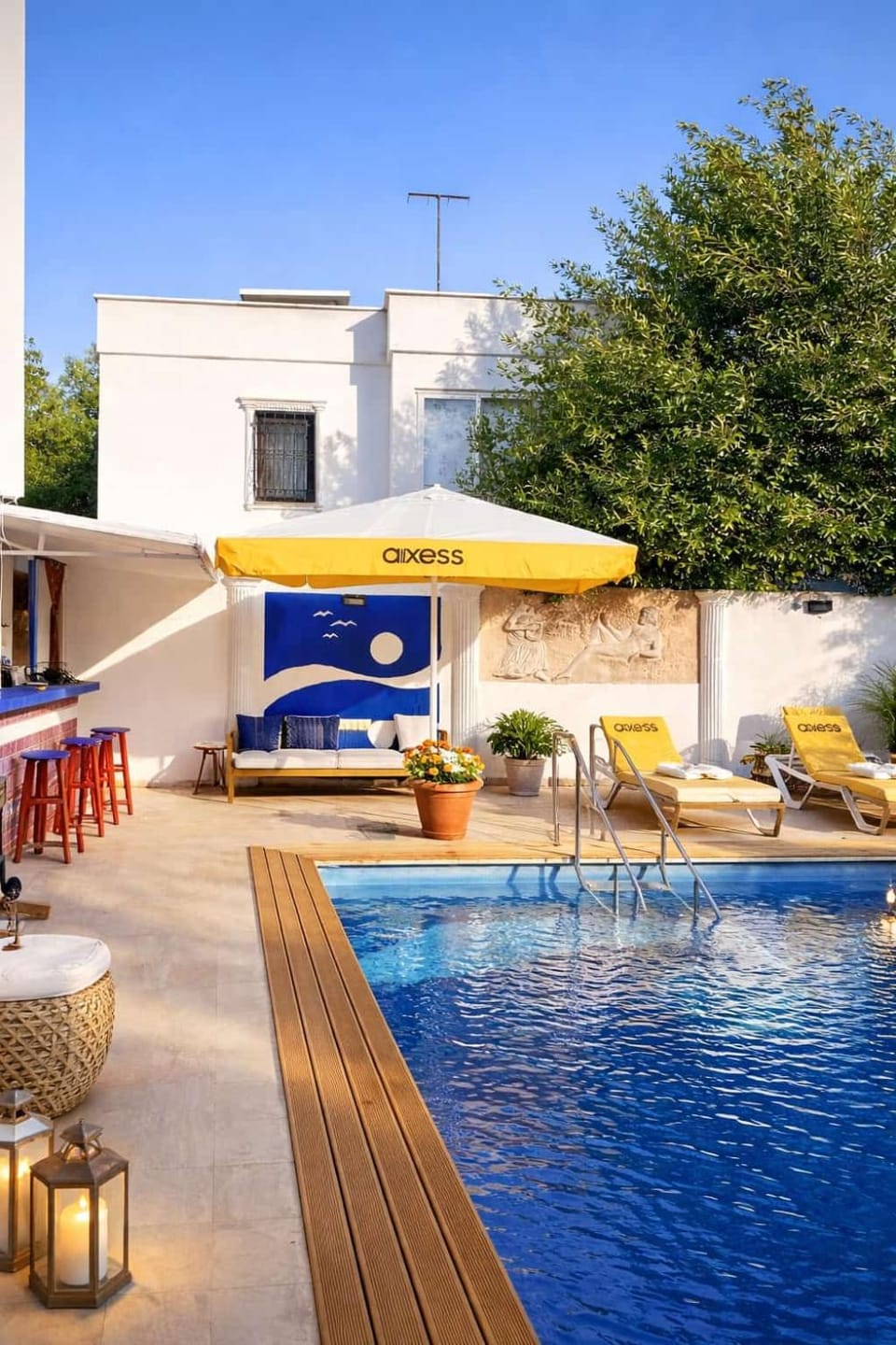 Swimming pool