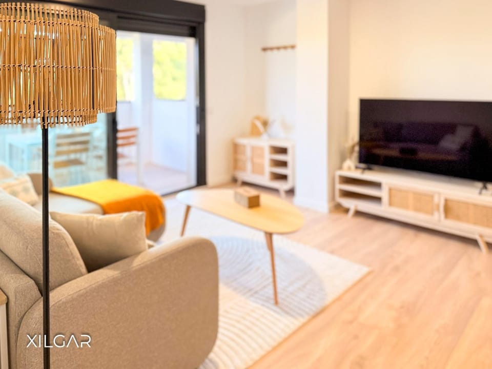 Communal lounge/ TV room, TV and multimedia, Living room, Seating area, Evening entertainment
