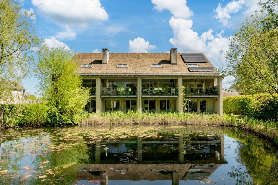 Beaverbrook - Lakeside Retreat House in Cotswold District