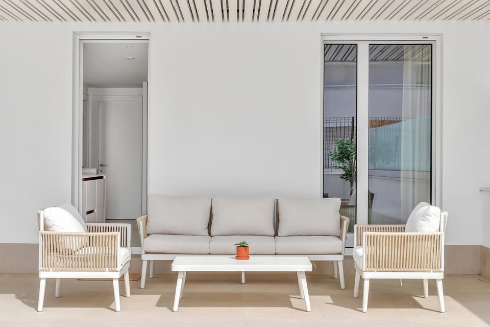 Patio, Day, Balcony/Terrace, Seating area