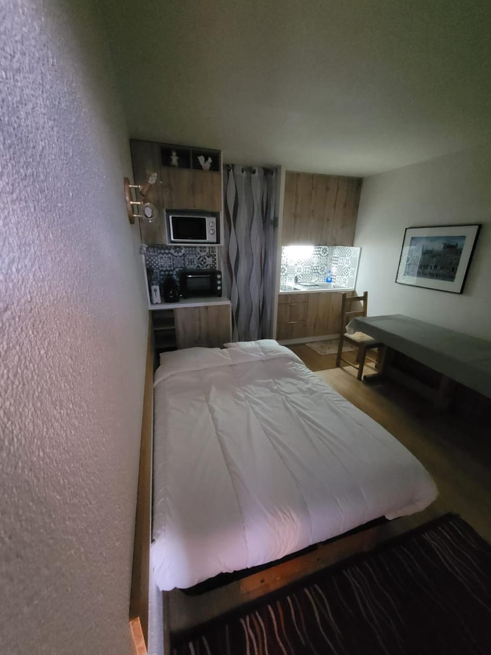 Bed, Kitchen or kitchenette, oven