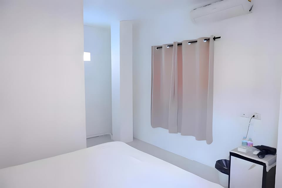 Bed, Bedroom, air conditioner