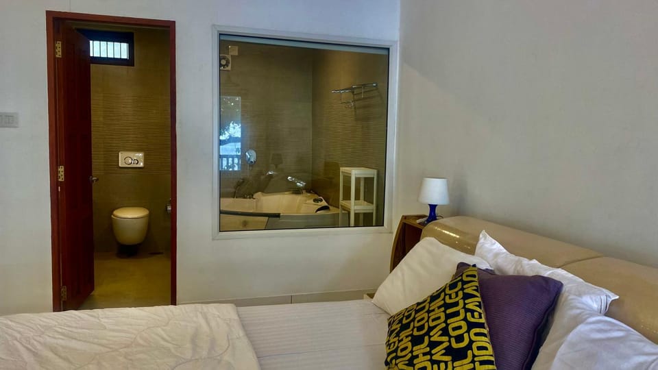 Bed, Bathroom