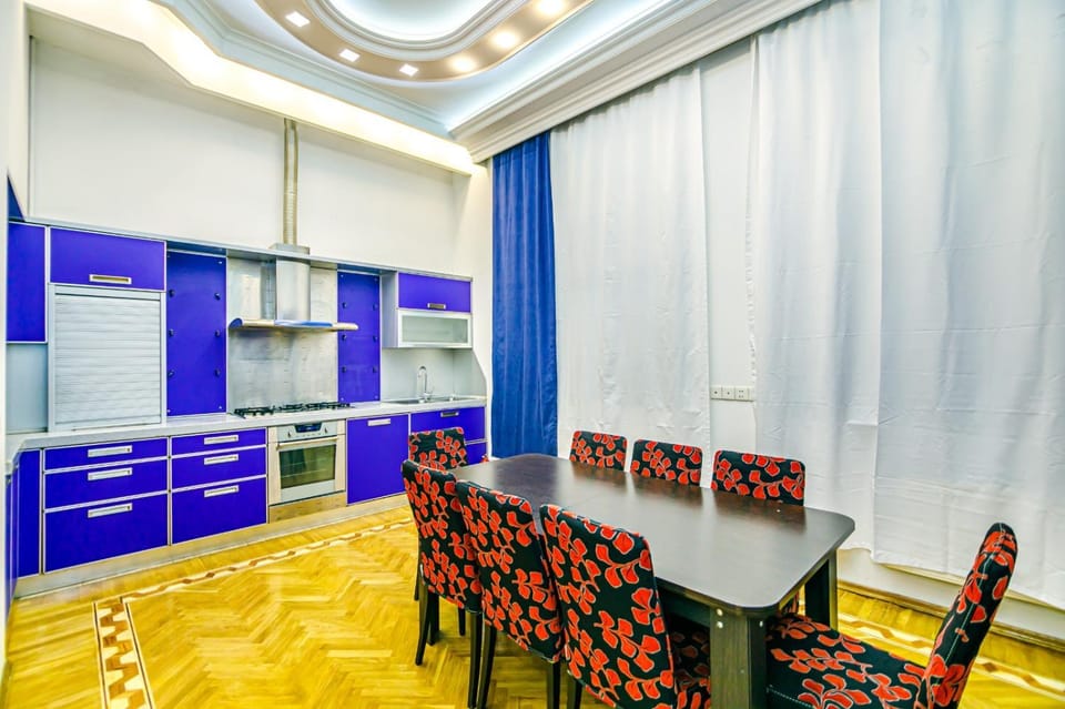 Apartment Big Palace Apartment in Baku