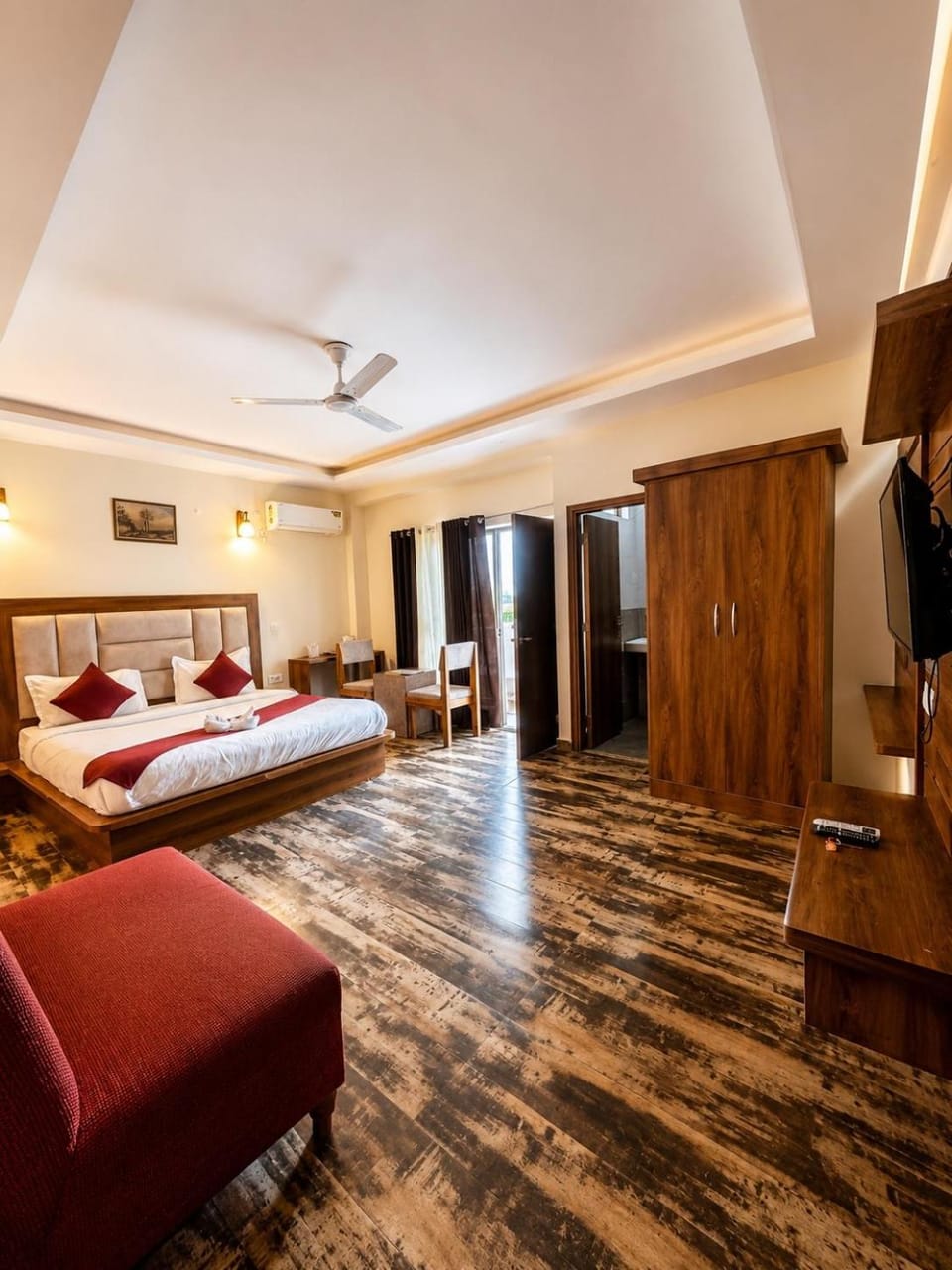 Hotel Royal Orbit By Arony Hospitality Dehradun Hotel in Dehradun