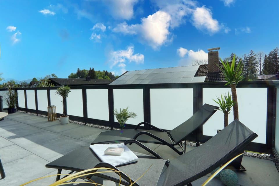 Balcony/Terrace, sunbed