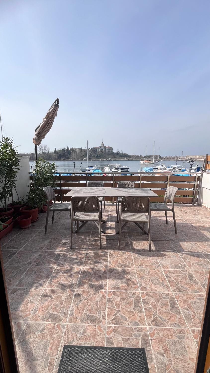 Cozi 2BD Apartment with Sea View in the Old Town of Sozopol Apartment in Sozopol