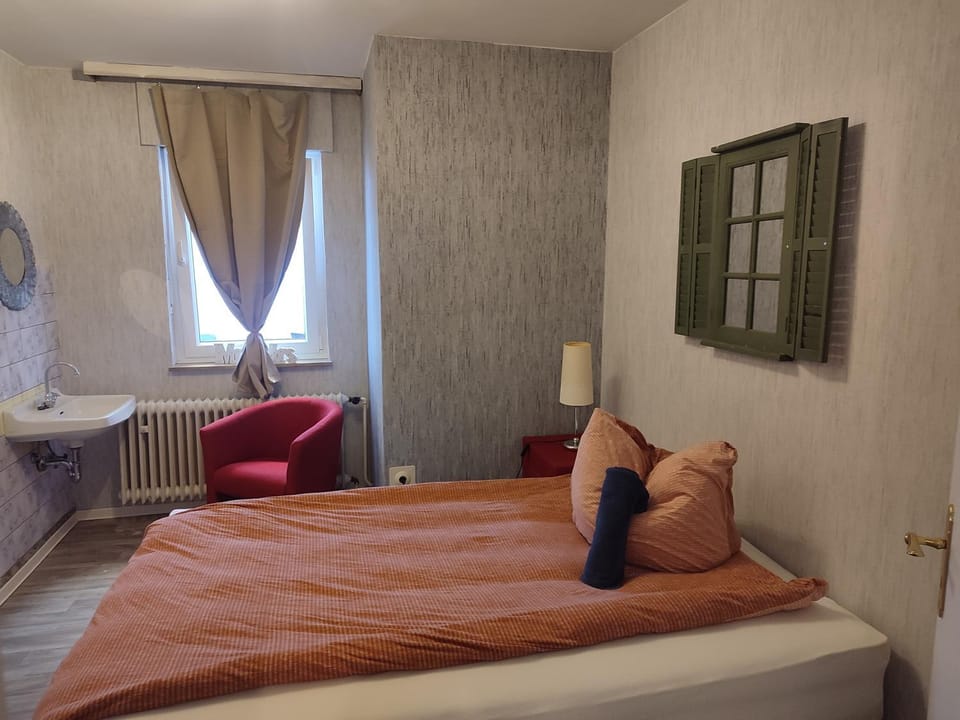 Fachwerkstübchen 4 ZKB Wohnung am Schiedersee für Monteure Apartment in North Rhine-Westphalia