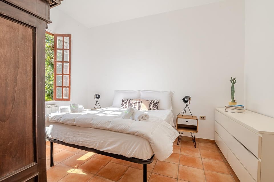 Bed, Photo of the whole room, Bedroom, internet, internet, towels, wardrobe
