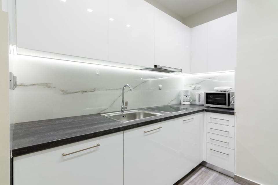 Centrally Located Apt for 3 People Apartment in Athens