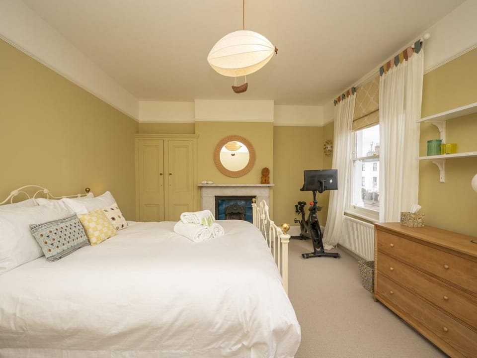 Bed, Other, Photo of the whole room, Bedroom, wardrobe