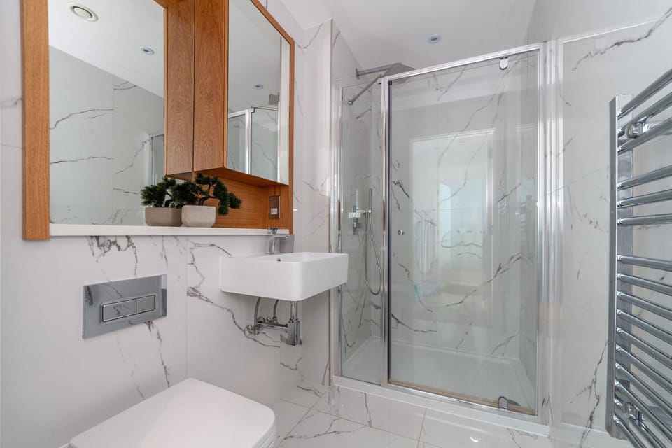 Modern 1Bed Flat in Ealing Near Tube & Shops Apartment in London Borough of Ealing