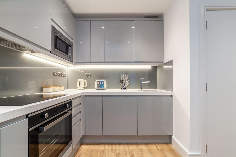 Modern 1Bed Flat in Ealing Near Tube & Shops Apartment in London Borough of Ealing