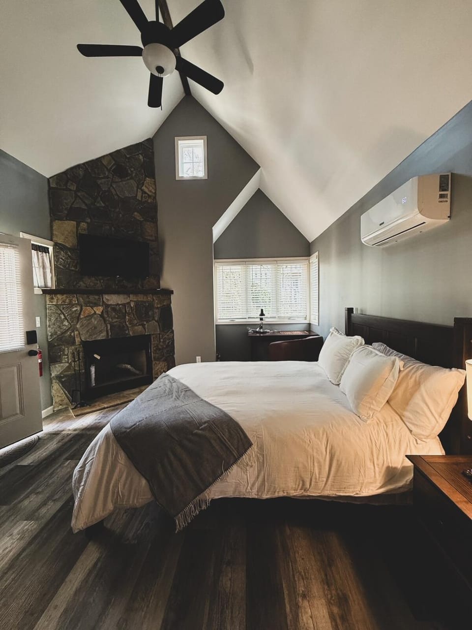 Chimney Nook at Tudor suites Chalet in Eureka Springs