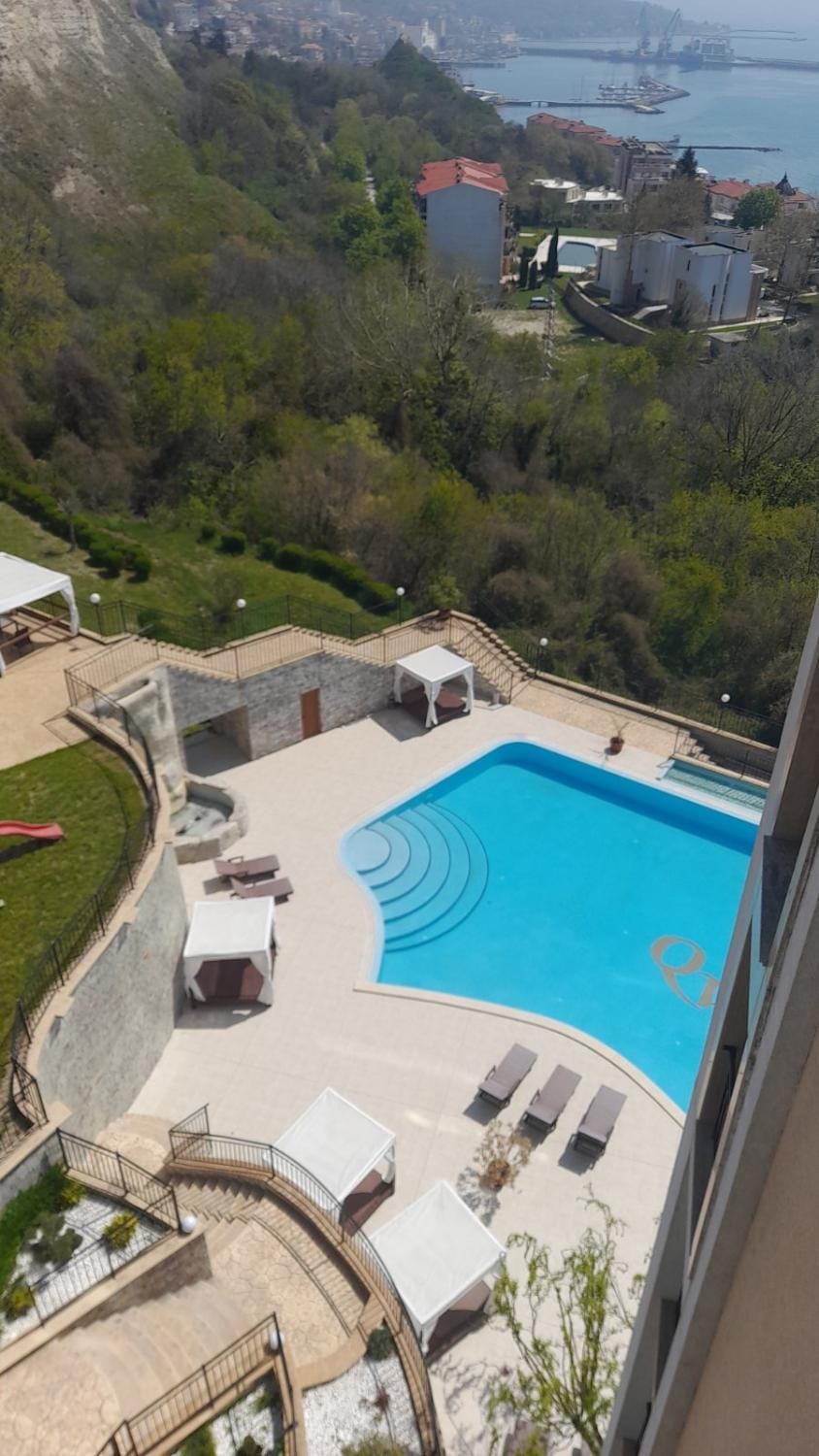 Pool view, Swimming pool