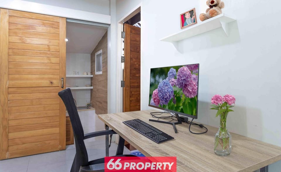 Nimman Home with Cozy Patio - Workspace w Screen House in Chiang Mai
