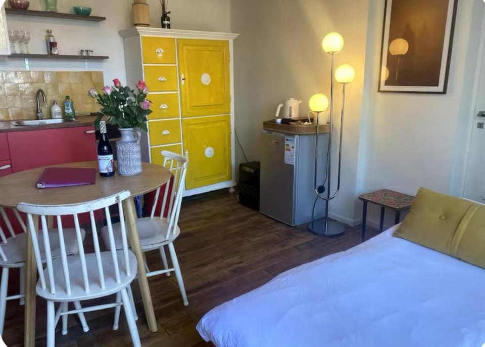 charming studio in Amsterdam-Noord Bed and Breakfast in Amsterdam