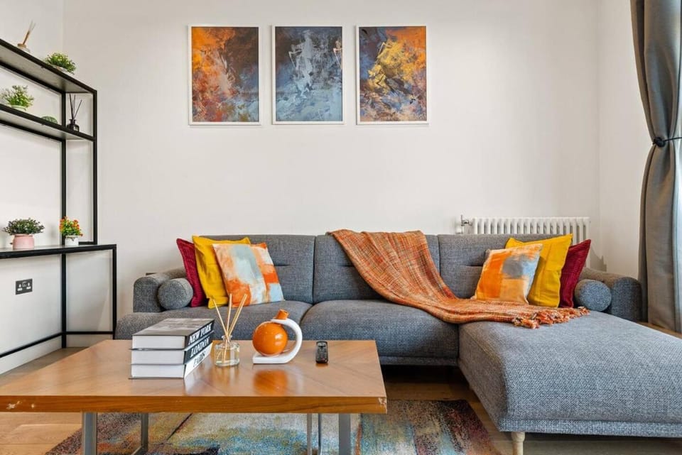 Shy City Apartment in London