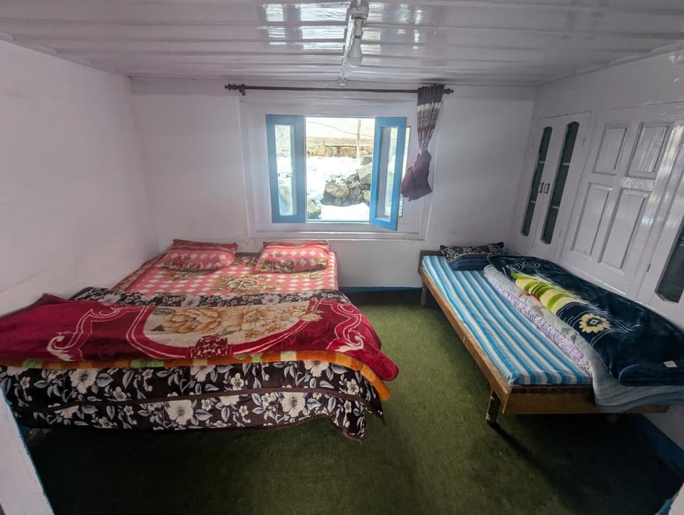 Raj guest House Bed and Breakfast in Uttarakhand