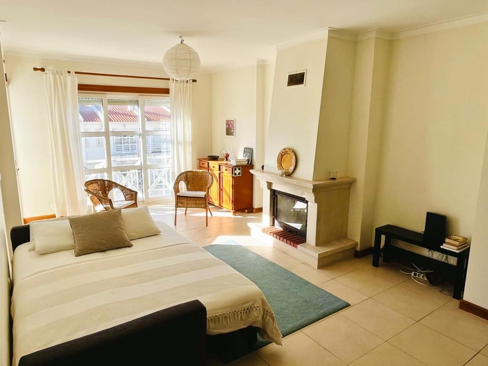 Bed, Living room