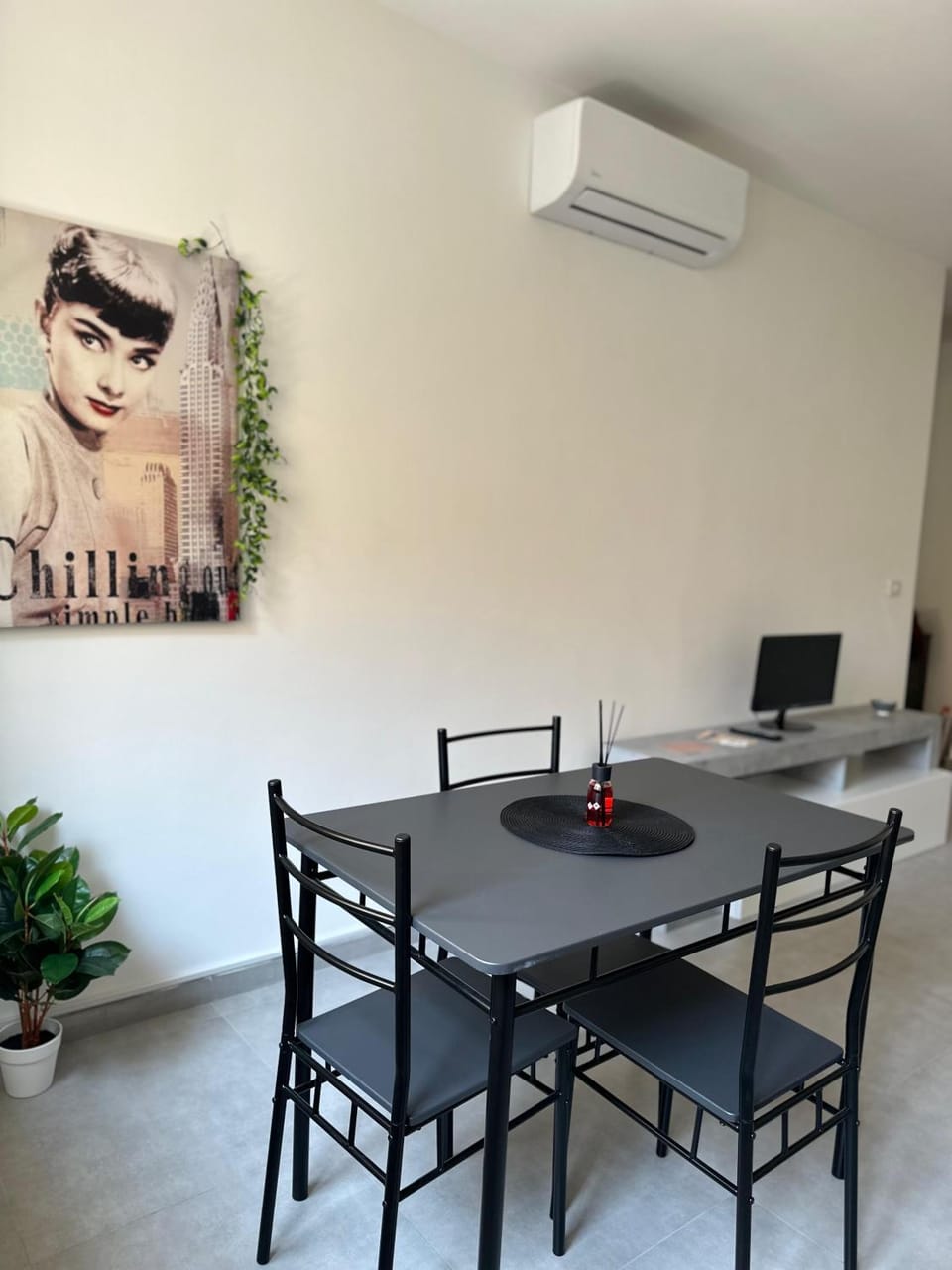 Living room, air conditioner