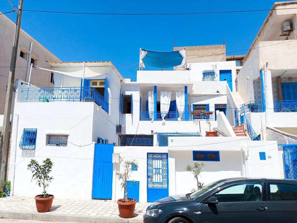 Property building, Facade/entrance