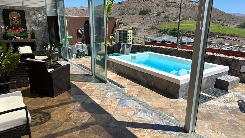 Mountain view, Swimming pool