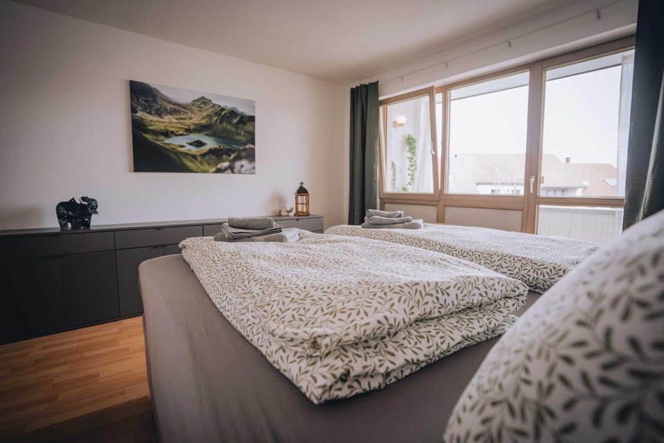 Bed, Photo of the whole room, Decorative detail, Bedroom, towels