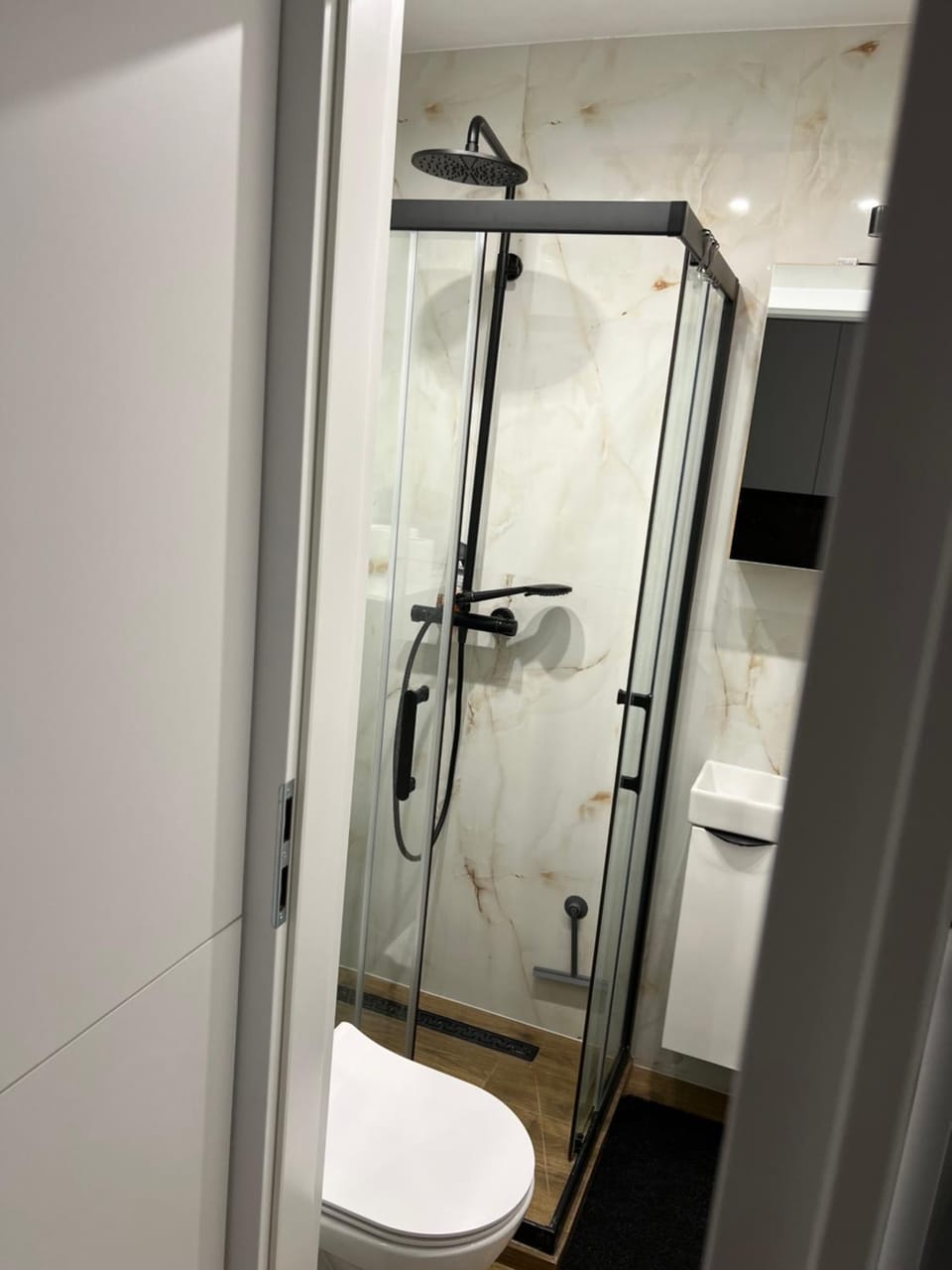 Shower, Toilet, Bathroom