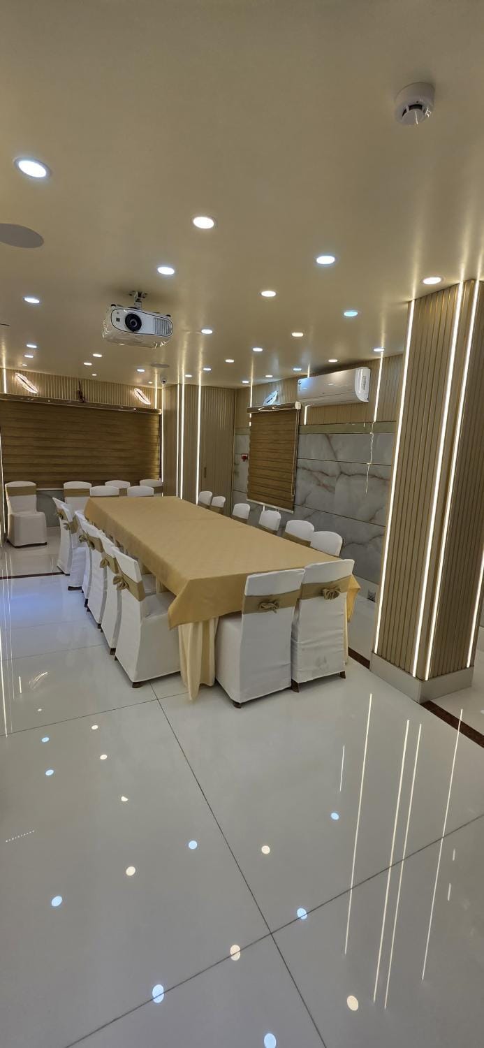 Coffee/tea facilities, Meeting/conference room, concierge