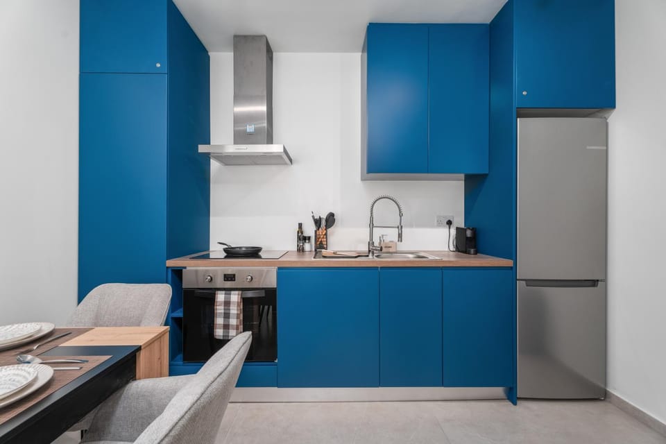 Kitchen or kitchenette, oven, stove