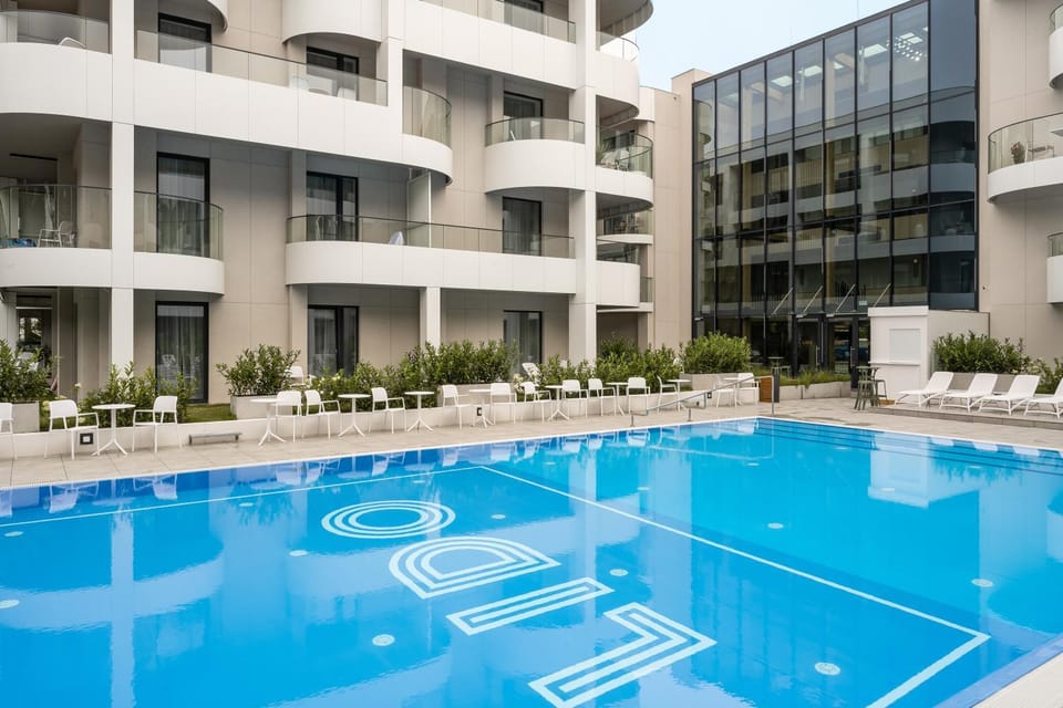 Swimming pool