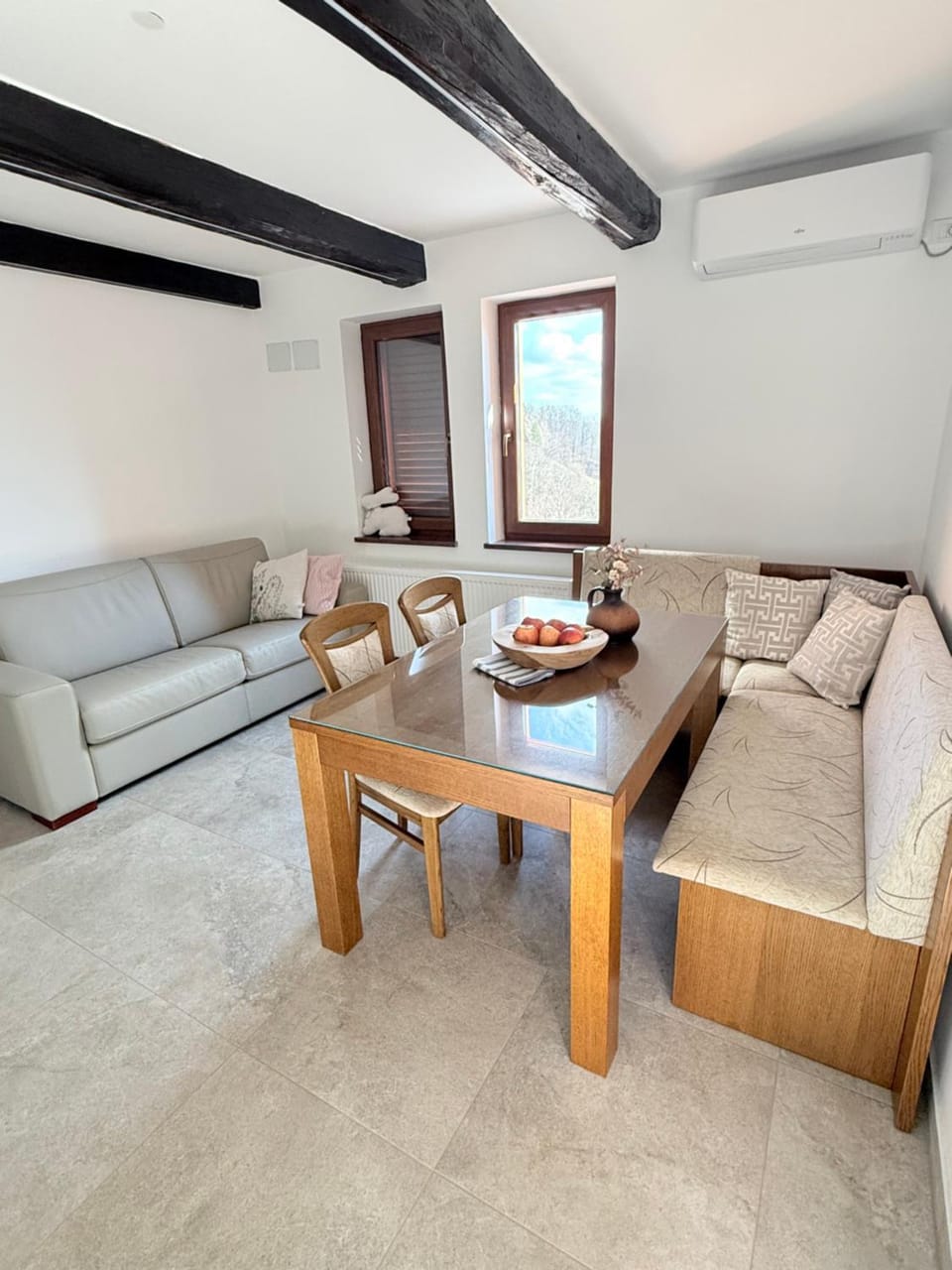 Living room, Dining area