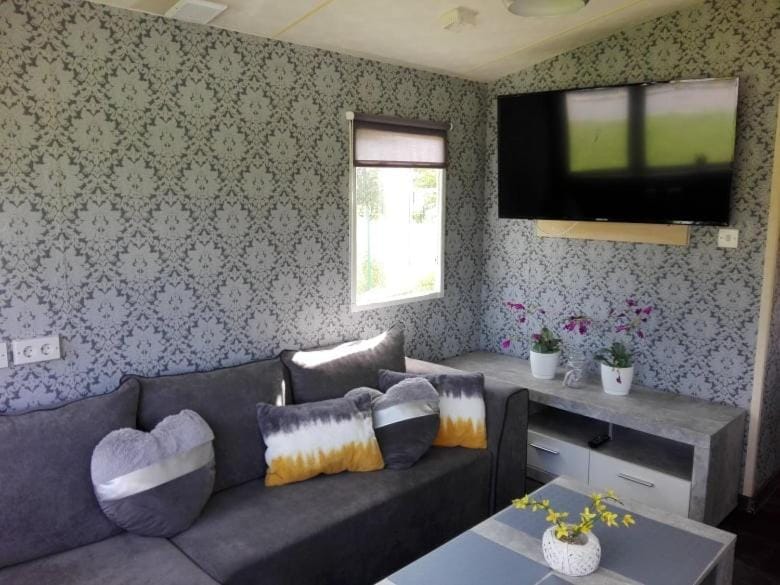 Lazurowy Azyl Borzygniew Campground/ 
RV Resort in Lower Silesian Voivodeship