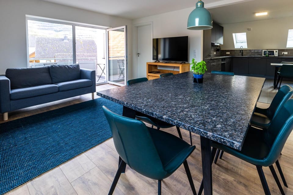 Kitchen or kitchenette, Living room, Seating area, Dining area, pet friendly