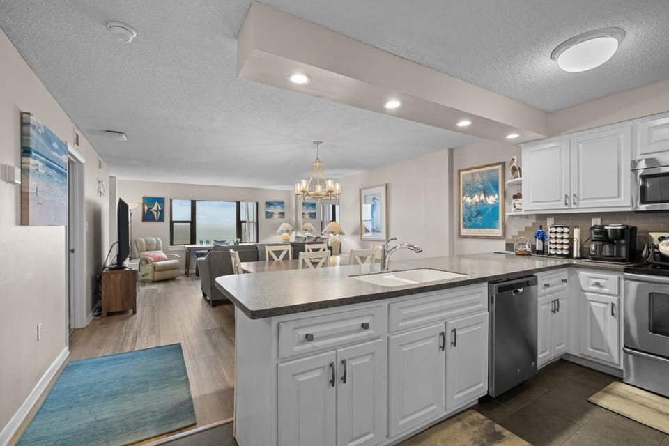 Kitchen or kitchenette, kitchen