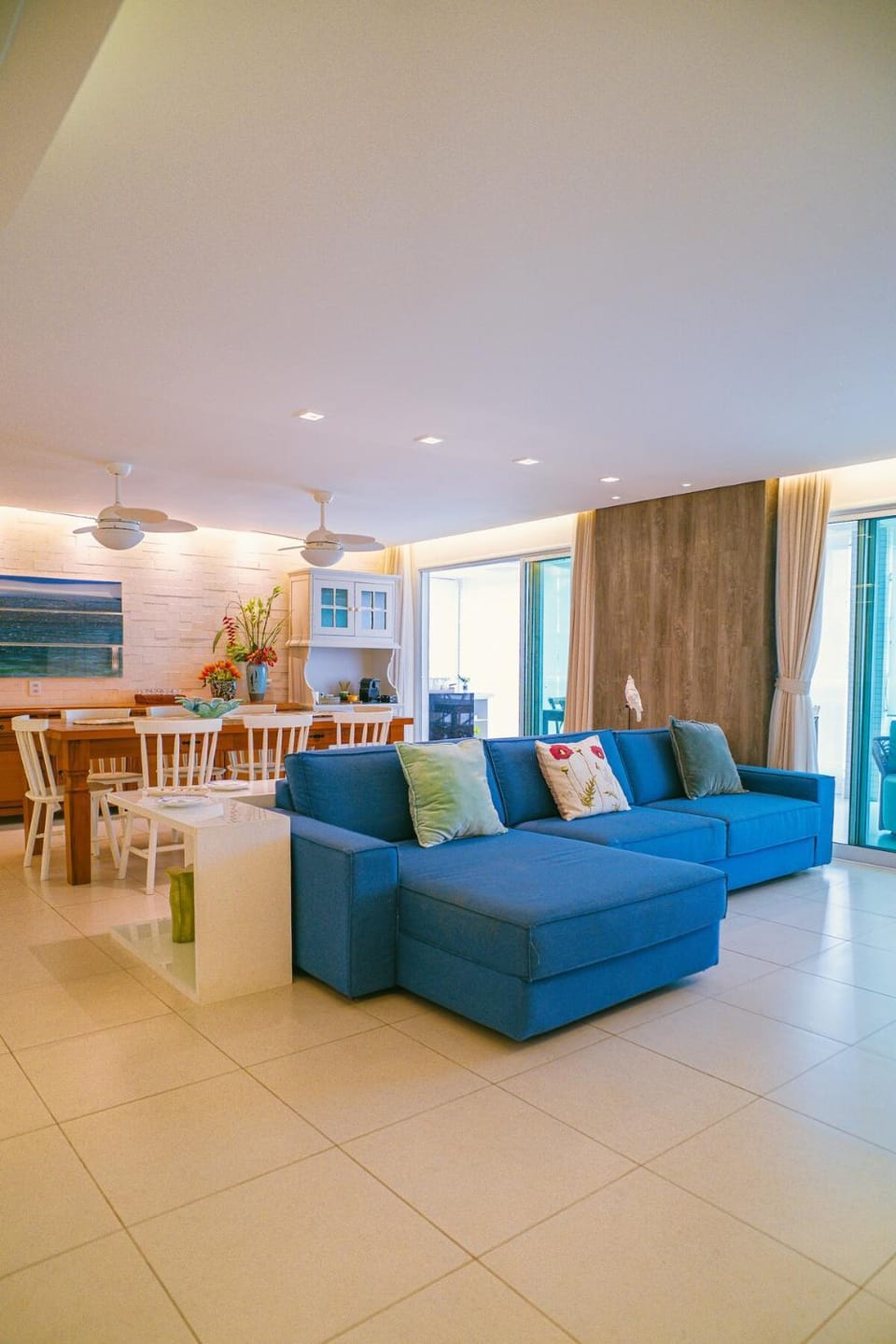 Seating area, Dining area