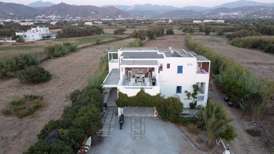 Property building, Neighbourhood, Natural landscape, Bird's eye view, Mountain view, Inner courtyard view
