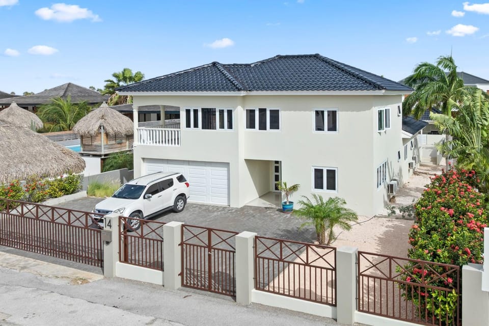 Property building, Parking