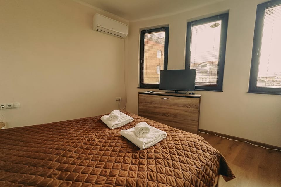 Bed, air conditioner