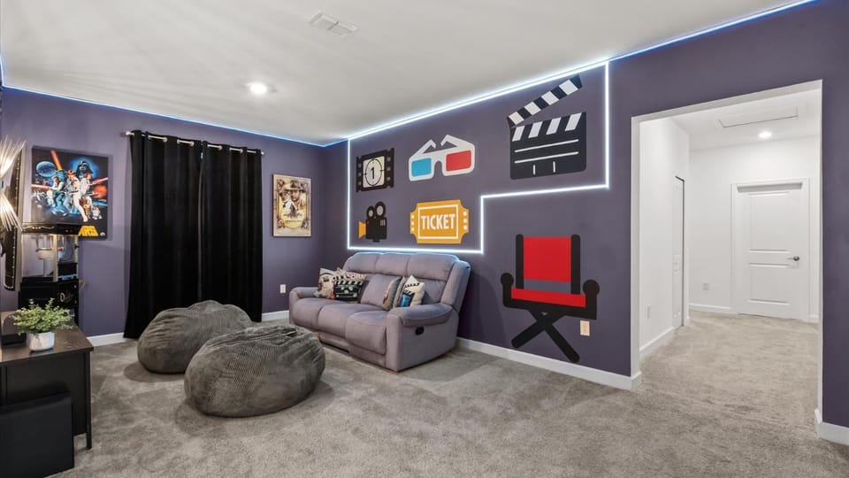 Upstay ChampionsGate Home w Pool BBQ & Game Room House in Four Corners