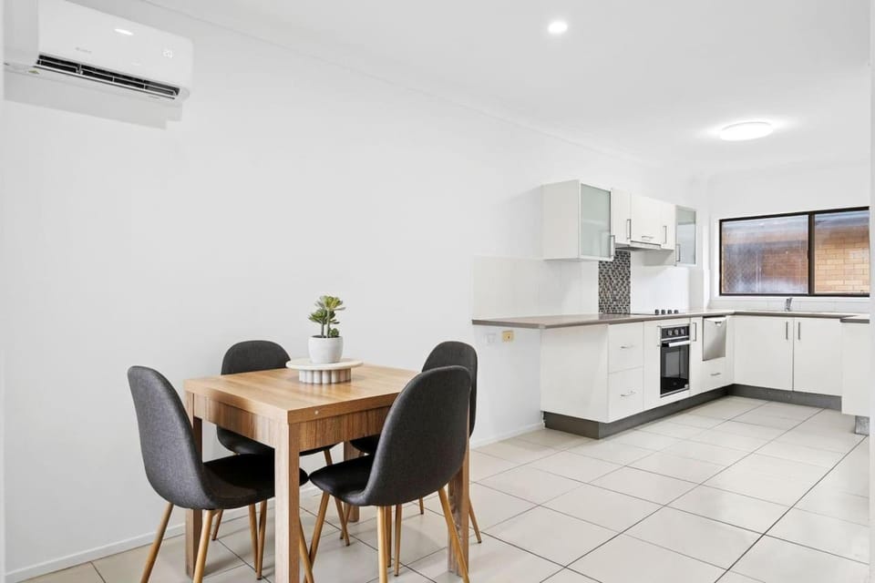 Kitchen or kitchenette, Other, Dining area, air conditioner
