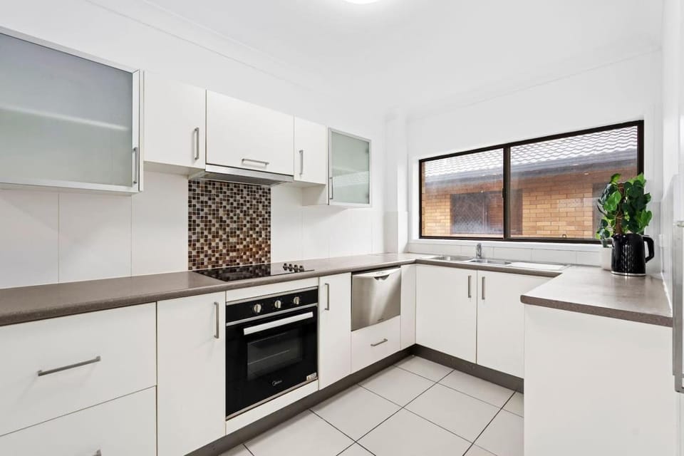 Kitchen or kitchenette, Other, oven, stove