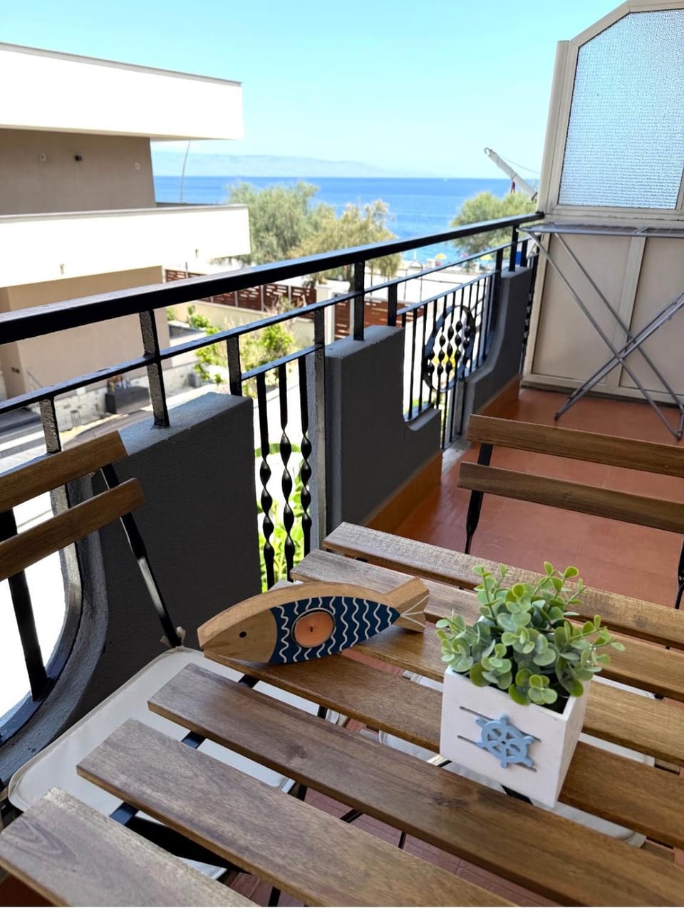 Day, Natural landscape, View (from property/room), Balcony/Terrace, Dining area, Sea view